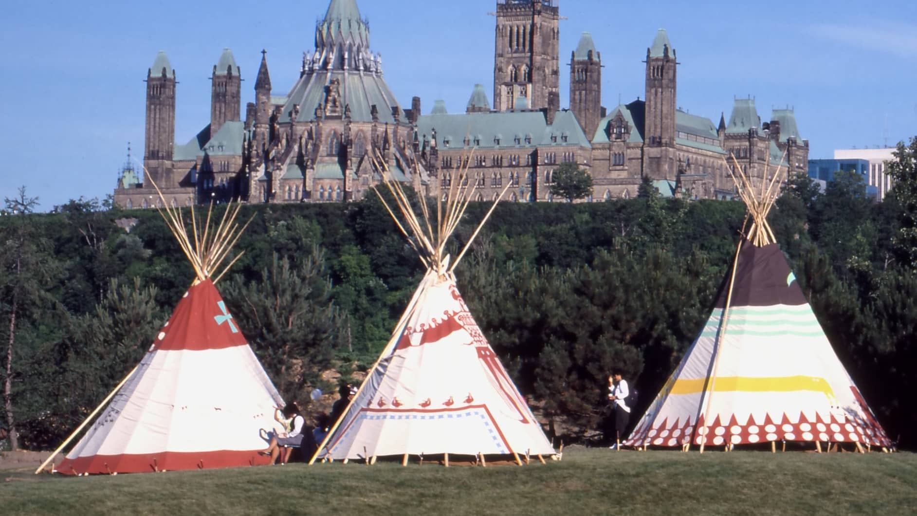 Parliament Teepees, Teepees in front of parliament